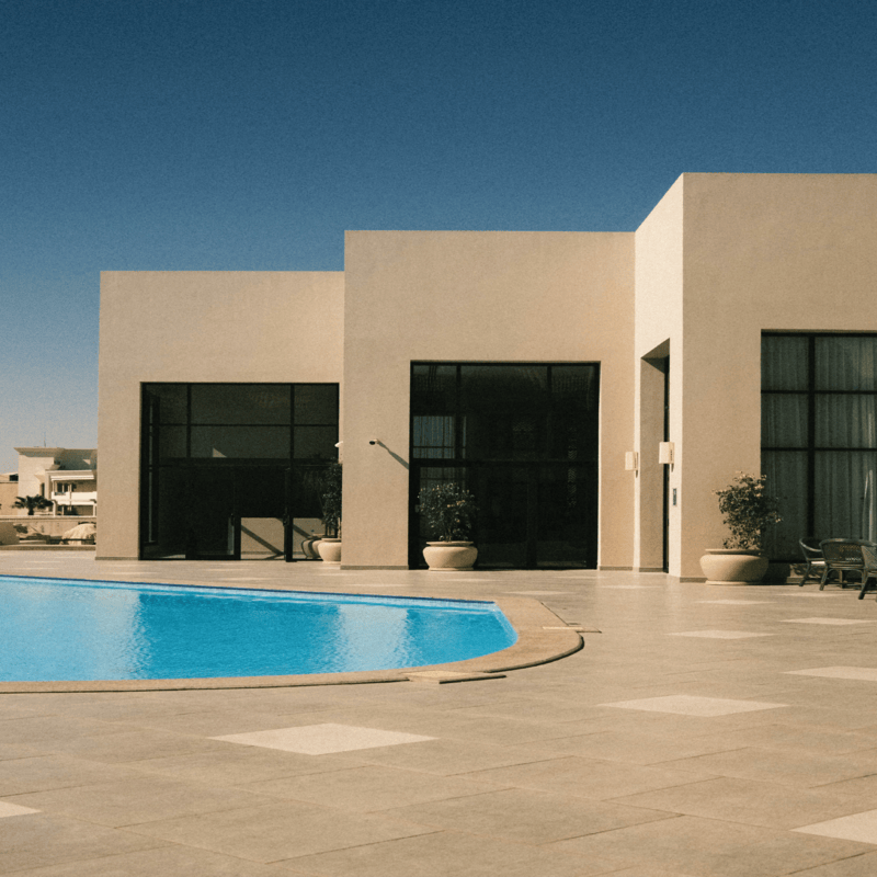 Diffuser emitting mist